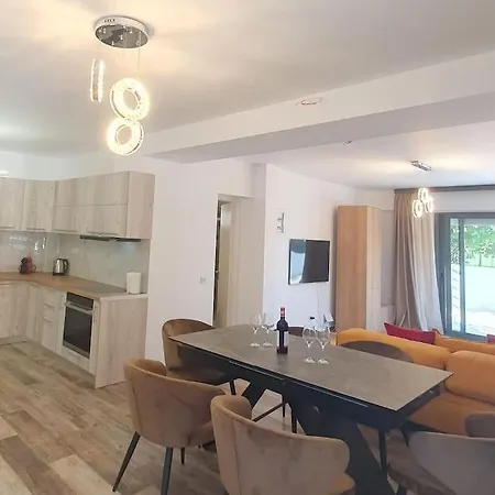 Apartment M&m@nikiti *