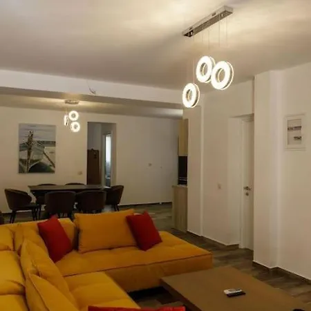 Apartment M&m@nikiti *